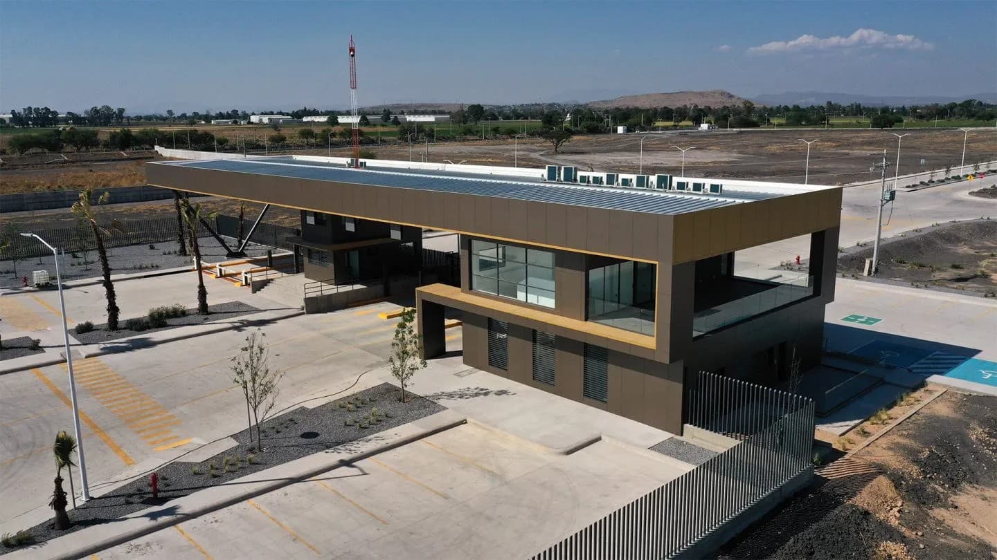 Vista aérea de un parque industrial en México